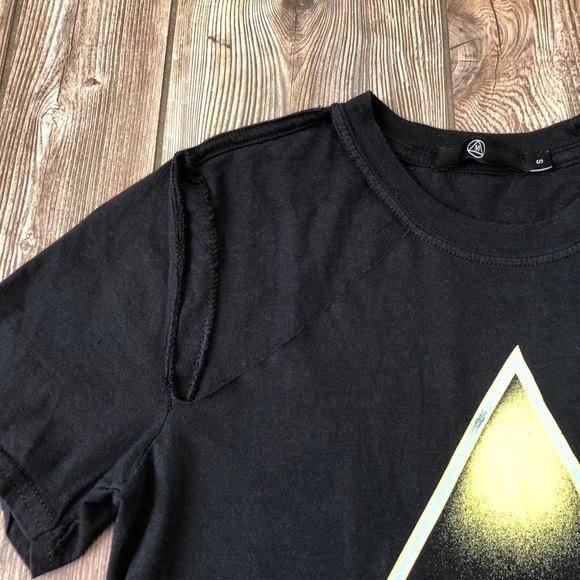 DEF Leppard Black Short Sleeve Tee Shirt Classic Rock - Picture 4 of 10